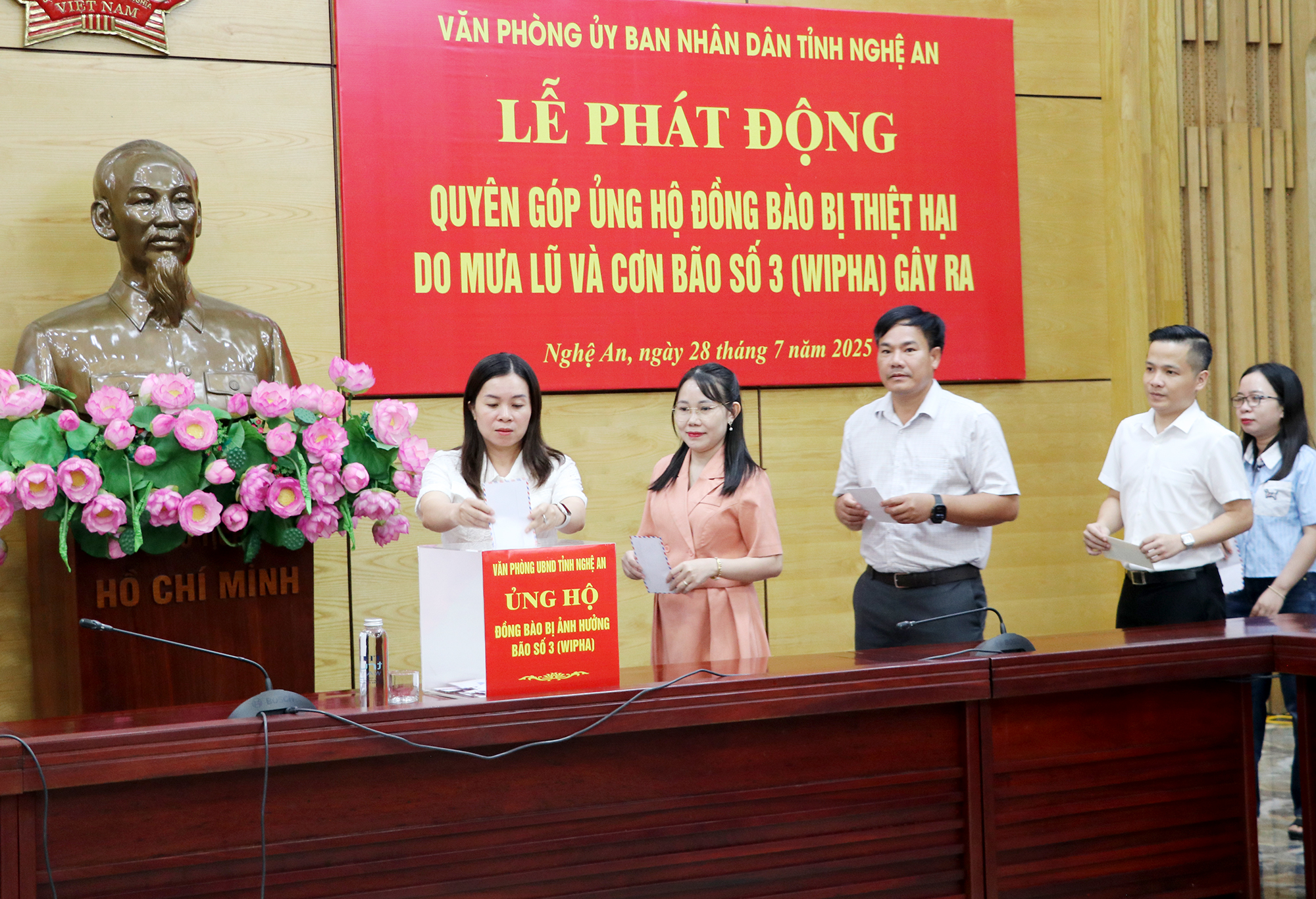Anh-tin-bai